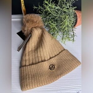Michael Kors Knit Beanie Hat Pom Pom Logo Winter Hat NWT